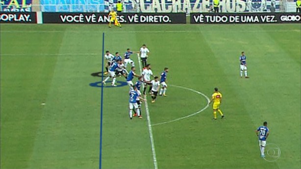 Pé de Léo dava condição para o gol de Balbuena
