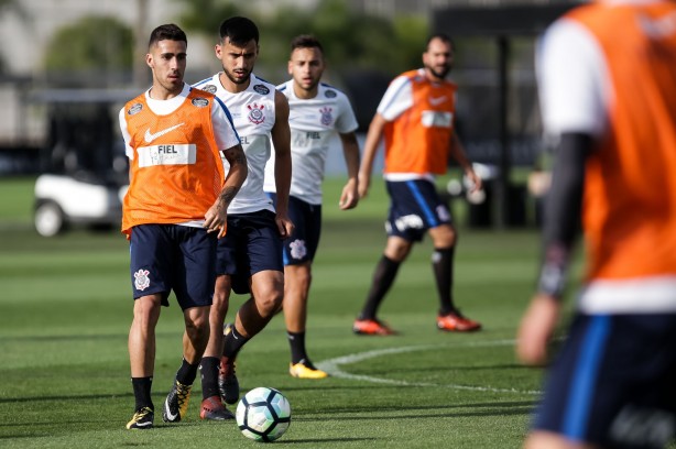 No lugar do suspenso Gabriel, por exemplo, quem assumiu foi o volante Camacho