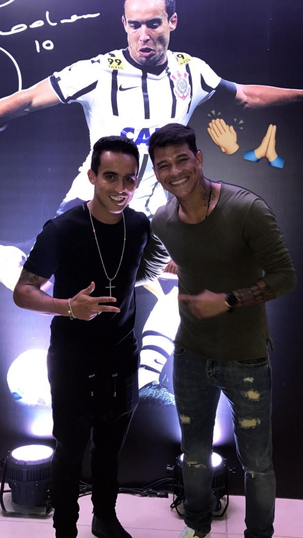 Giovanni Augusto também publicou registro da festa