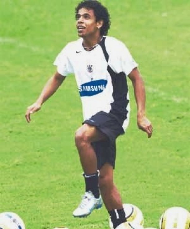Élton integrou elenco do Timão tetracampeão brasileiro, em 2005