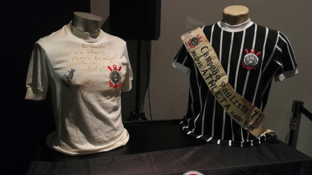 Camisas e at faixa de campeo: lembranas dos 40 anos do Paulista de 1977