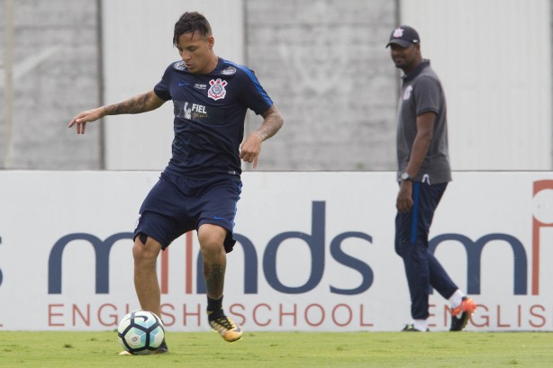 O lateral Guilherme Arana também fez parte do esboço de Fábio Carille