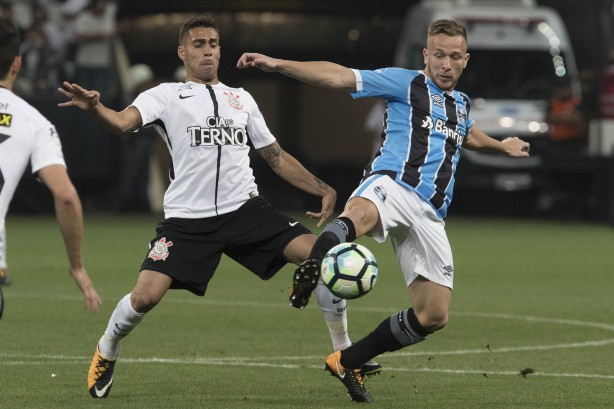 Gabriel em ação diante do Grêmio, na Arena Corinthians