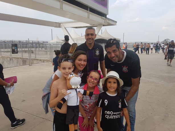 Torcedor já tinha ido, mas levou os filhos e amigos pela primeira vez