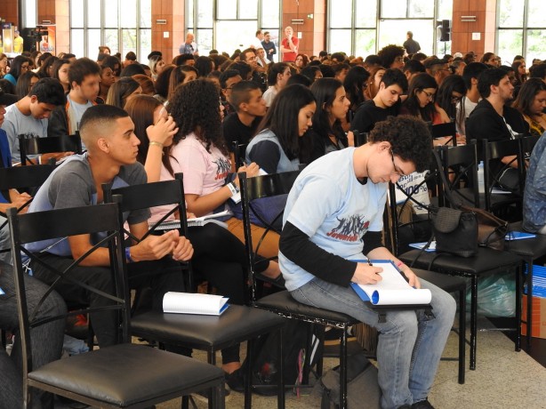 A reviso para o Enem aconteceu das 9h at s 16h deste sbado