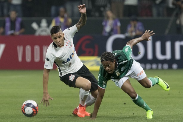Arana em ação na vitória por 1 a 0 sobre o Palmeiras pelo Paulistão 2017