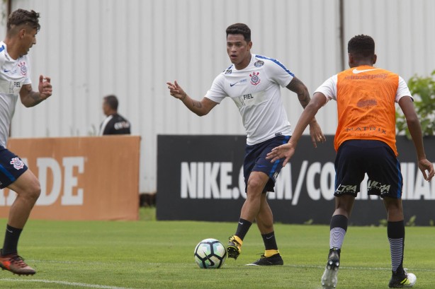 Giovanni Augusto no treino desta manhã no CT Joaquim Grava
