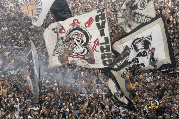 A Fiel lotou o estádio com mais de 32 mil torcedores