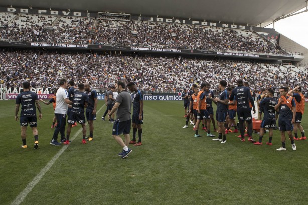 Os jogadores ficaram espantados com a presença de tantos torcedores na Arena Corinthians