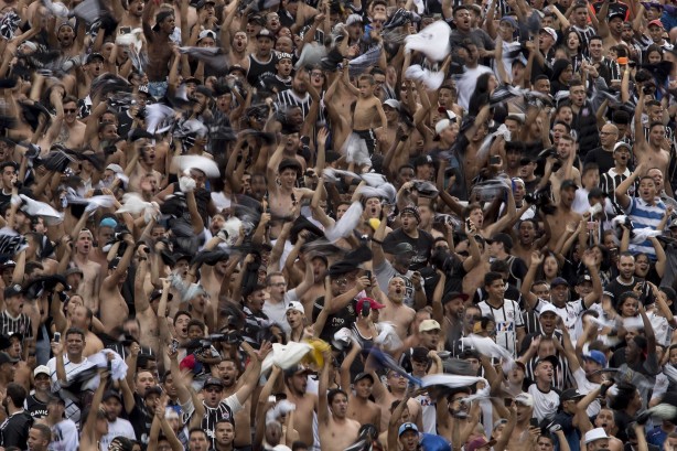 Os torcedores fizeram uma linda na festa no treino desta manhã na Arena Corinthians
