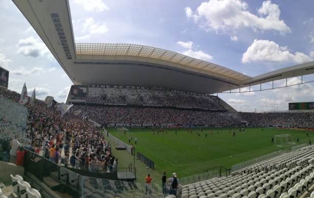 Quatro setores do estdio corinthiano foram abertos para a torcida