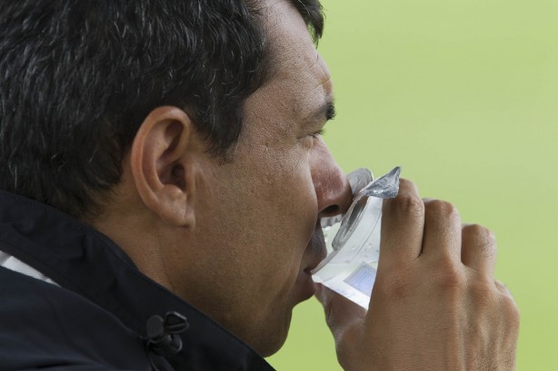 Foco no treinador Fábio Carille, que comandou o treino de hoje após grande resultador no dérbi