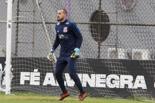 Walter treinando forte durante essa segunda-feira no CT Joaquim Grava