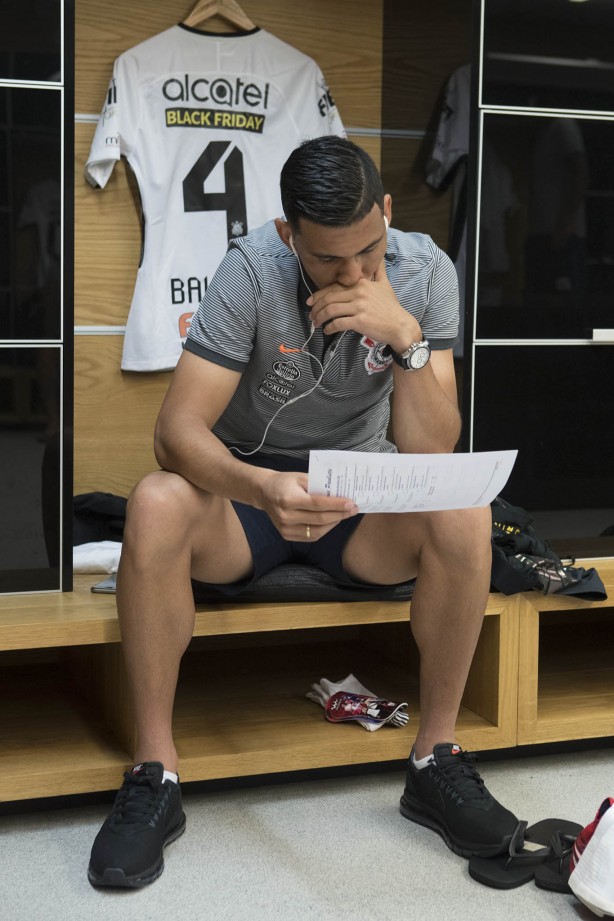 Balbuena no vestiário da Arena Corinthians antes do dérbi conta o Palmeiras