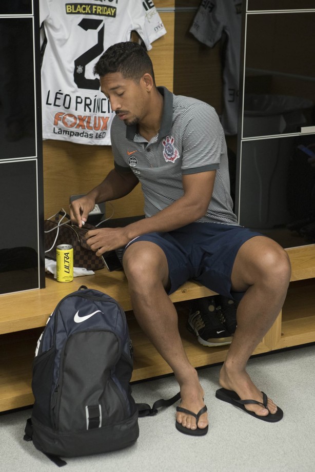 Léo Príncipe no vestiário da Arena Corinthians antes do dérbi conta o Palmeiras