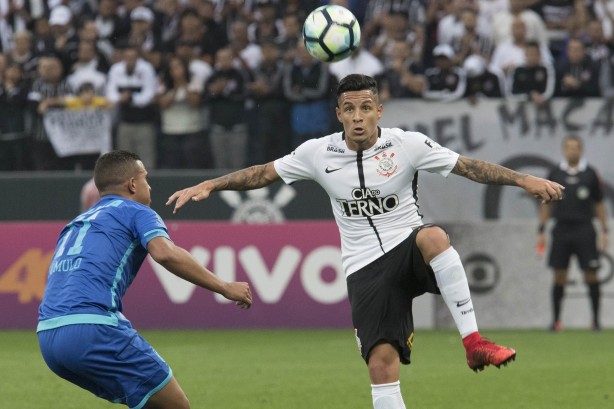 Arana atuando contra o Avaí, na vitória por 1 a 0 na Arena Corinthians