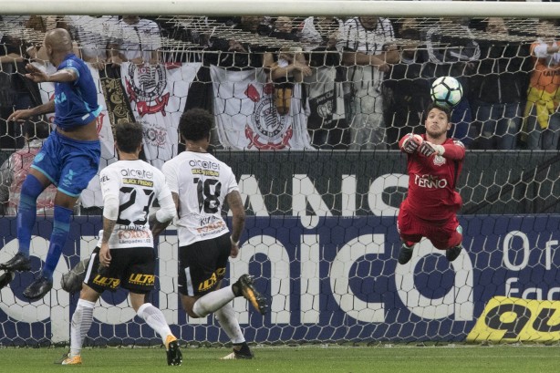 Caíque França fez boa atuação contra o Avaí, na Arena Corinthians