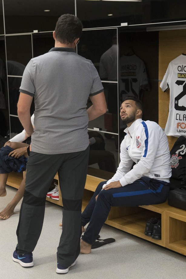 Clayson no vestiário da Arena Corinthians