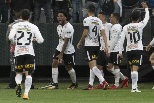 Kazim vibrou muito ao marcar o gol contra o Avaí, na Arena Corinthians