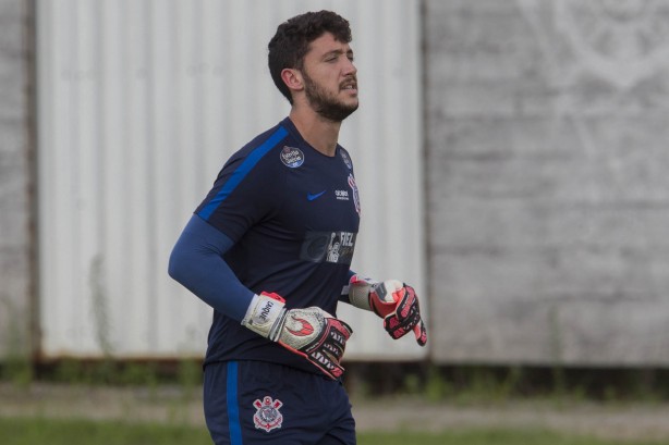 Caíque França será titular diante o Avaí