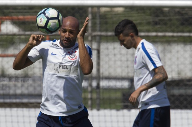 Felipe Bastos no treino desta segunda-feira já com foco no Fluminense