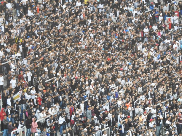 Fiel, como sempre, compareceu em grande número à Arena de Itaquera