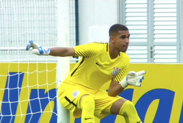 Filipe fez intervenções salvadoras para o Sub-20 do Corinthians