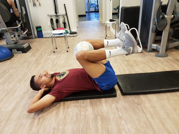 Léo Santos deve retornar já para a pré-temporada