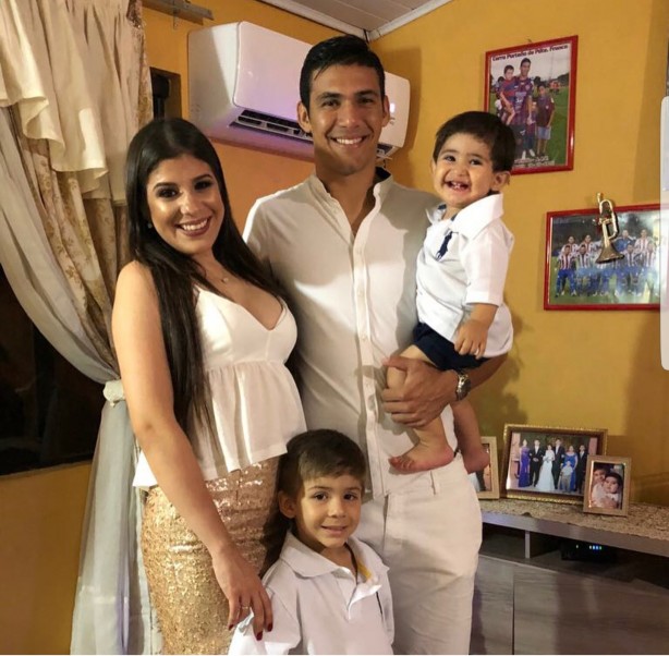 Balbuena com a família em solo paraguaio