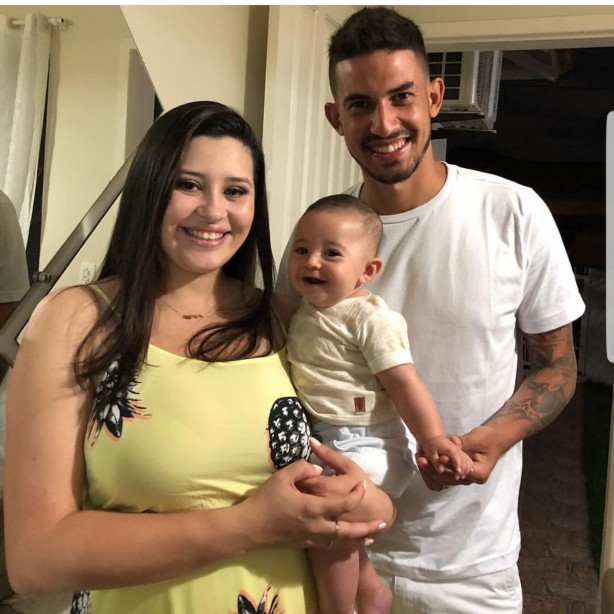 Pedro Henrique, esposa e filho na virada do ano