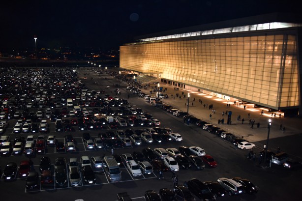 Estacionamentos externos da Arena têm capacidade para cerca de 1,3 mil carros