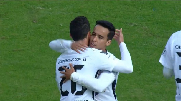 Rodriguinho agradece Jadson por nova assistência