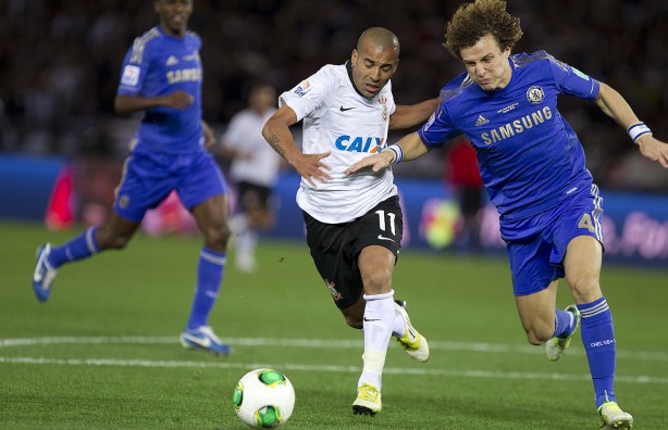 E o Sheik tirando David Luiz (que tambm  corinthiano) pra danar?