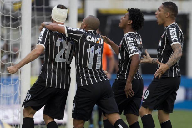 E esse abraço no Zida na final do Paulistão de 2013 (outro título, aliás)