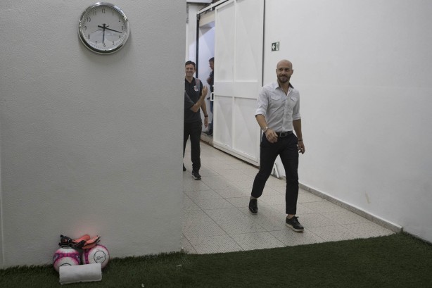 Alessandro também estará presente no duelo contra o São Caetano, no estádio Pacaembu