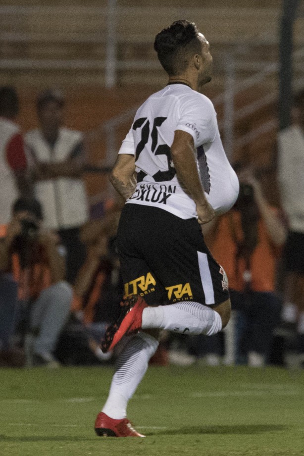 Clayson marcou o gol da virada contra a Ferroviária