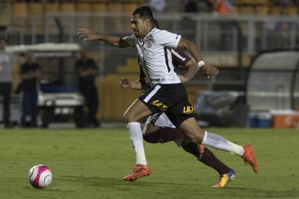 Junior Dutra com muita disposição contra a Ferroviária, pelo campeonato paulista