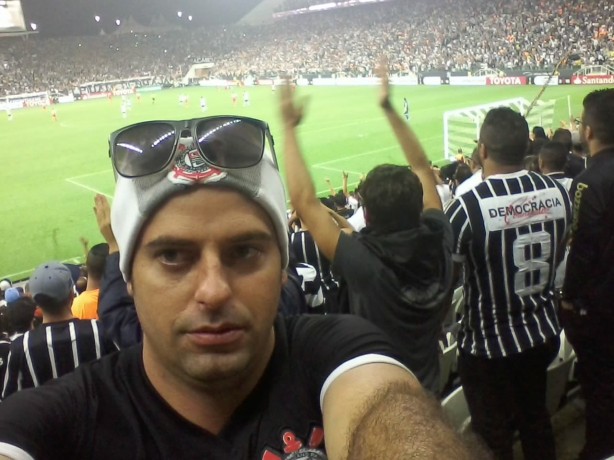Os 330 quilômetros entre Guaxupé e Itaquera não impedem Thiago de marcar presença na Arena Corinthians