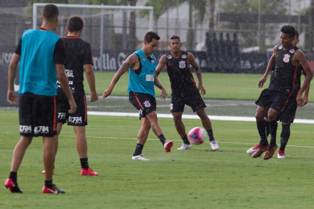 Jogadores treinam para encara a Ferroviária, pelo campeonato paulista