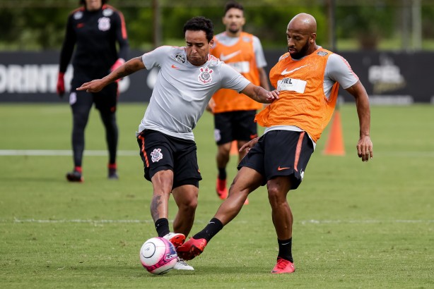 Jadson e Fellipe Bastos treinam no CT Joaquim Grava