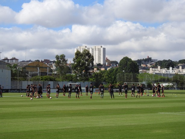 Jogadores do Corinthians treinam já pensando no duelo contra o Novorizontino