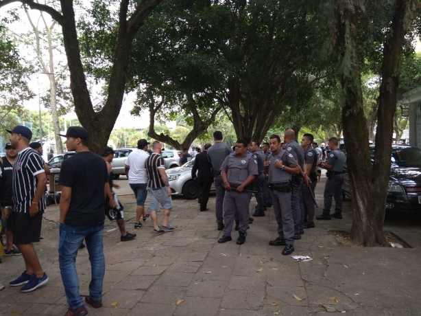 Eleição do Corinthians acabou com presença da polícia militar no PSJ