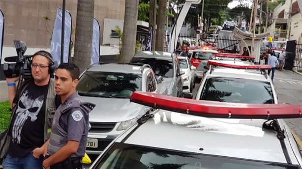 Policiais reforçaram a segurança no Parque São Jorge depois dos tumultos