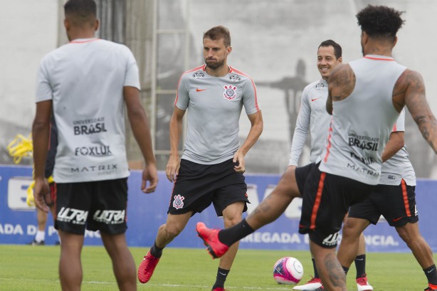 Henrique e Rodriguinho no treino desta terça-feira