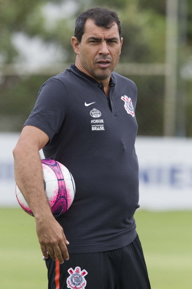 Fábio Carille durante a última atividade do elenco antes de enfrentar o Red Bull, pelo Paulistão