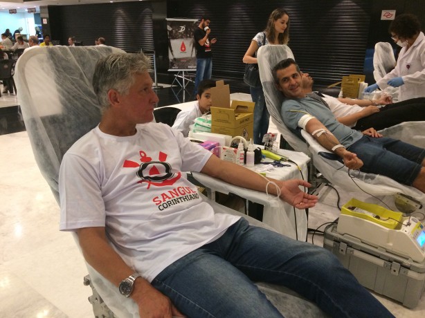 Presença ilustre, Márcio Bittencourt fez sua parte doando sangue