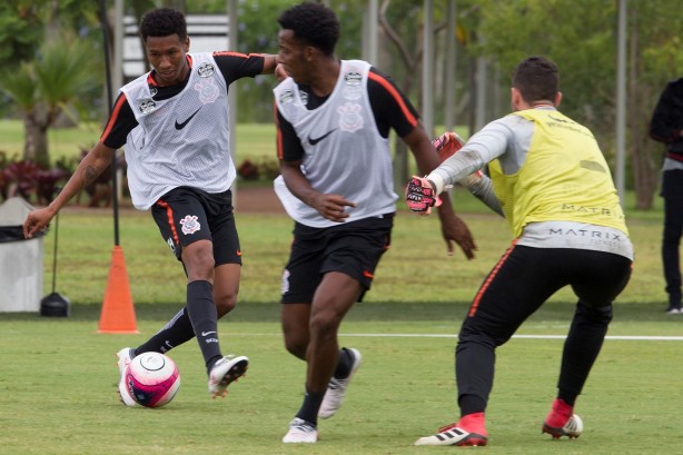 Warian e Moisés no treinamento de hoje no CT