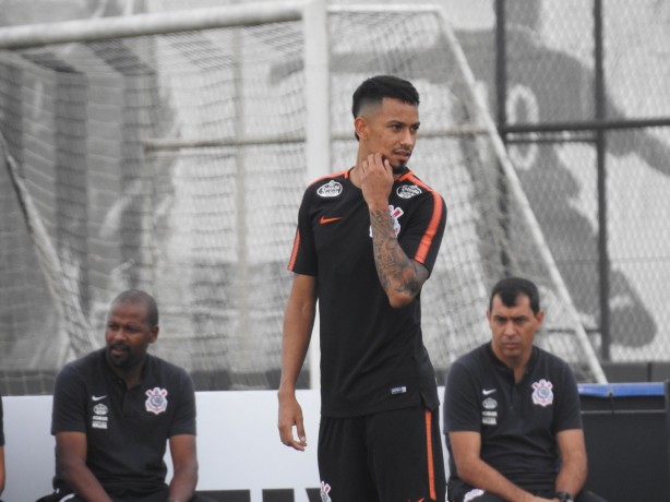 A escalação mesclou jogadores reservas e titulares no Timão