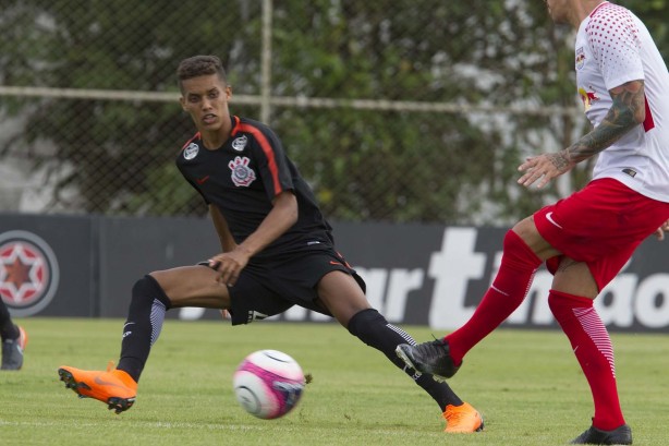O garoto Pedrinho foi um dos destaques do jogo-treino contra o Red Bull no CT