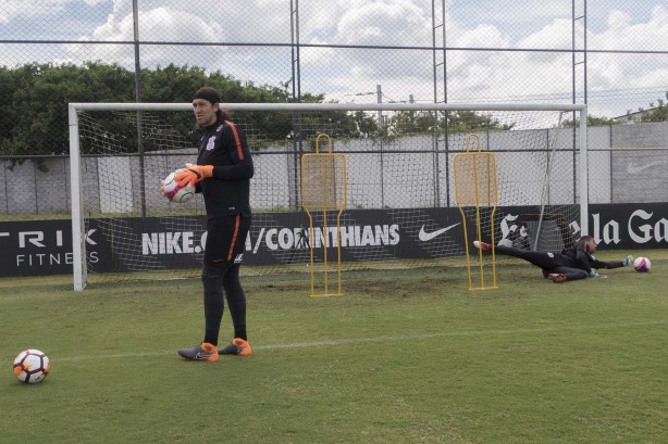 Cássio treina para o clássico de sábado contra o Palmeiras
